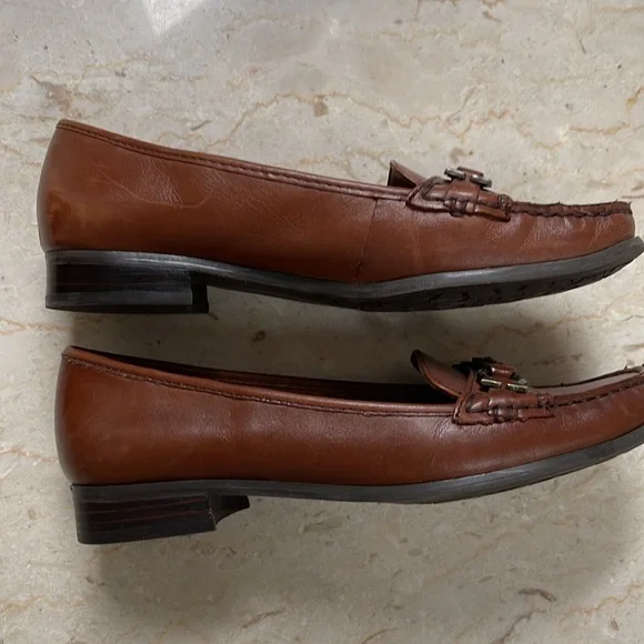 Etienne Aigner Size 8 women’s brown loafers - Picture 2 of 5